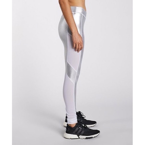 SecndNture Mesh Side Panel Leggings In Silver-Grey - Picture 5 of 5